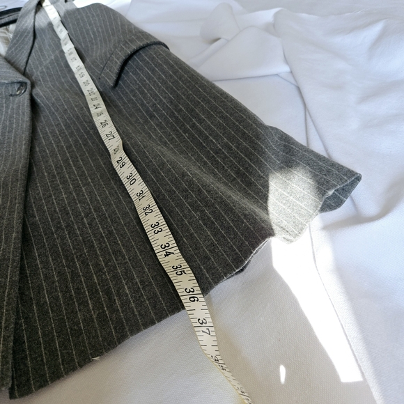 Zara S sleeveless blazer vest, grey with white stripes - Picture 10 of 10